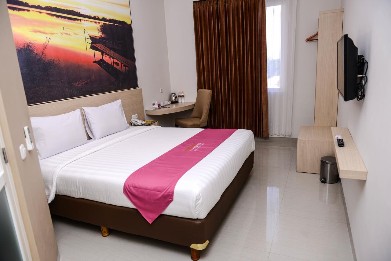 Midtown Xpress Sampit - Kalimantan Tengah Kültér fotó